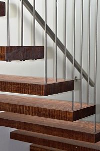 interiérové schody kovové moderní