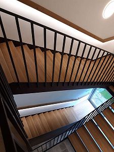 kovové schody interiérové na zakázku